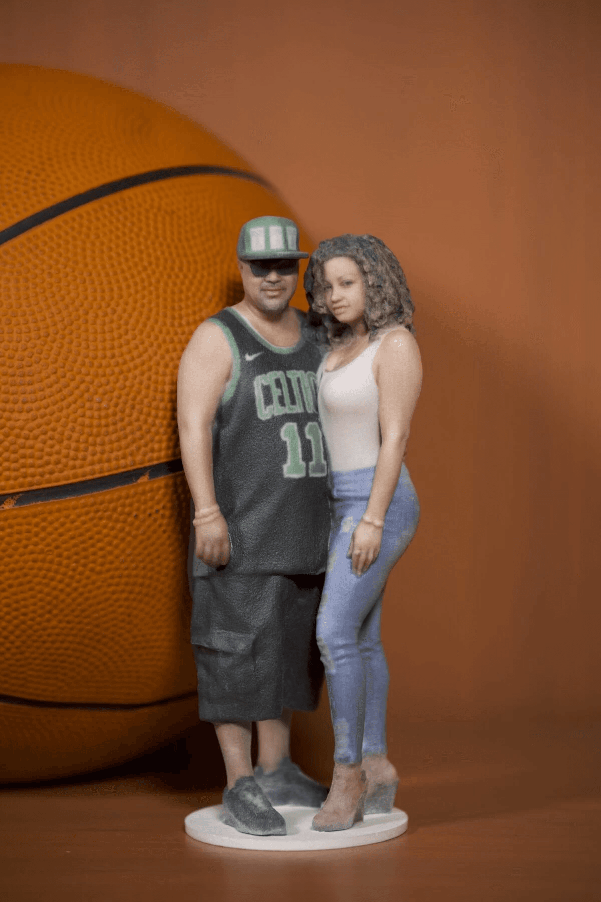 3D figurine of a couple